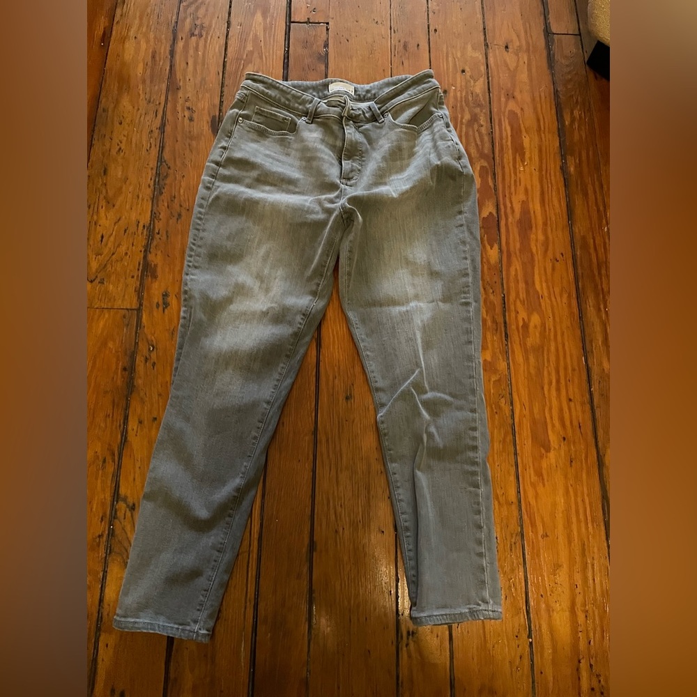 Loft Curvy Skinny Gray Jeans size 8/29